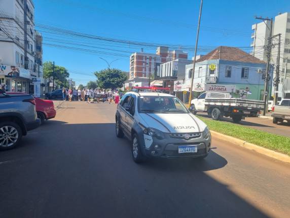 Morte de criança de 1 ano e 9 meses mobilizou a comunidade em uma caminhada, em Três de Maio - foto 3