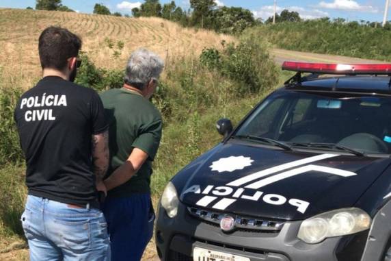 Conforme a Polícia Civil, ele possui antecedentes por crimes como roubo e também por abuso da cunhada quando ela era adolescente