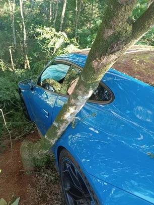 Porsche é encontrado abandonado na RS-218 entre Catuípe e Santo Ângelo - foto 3