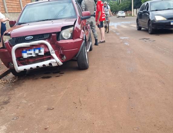 Homem fica ferido após colisão entre dois veículos no bairro Planalto, em Três de Maio - foto 2