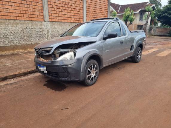 Homem fica ferido após colisão entre dois veículos no bairro Planalto, em Três de Maio - foto 3