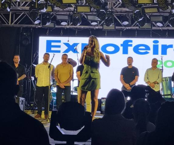 A comercialização de ingressos para os shows nacionais inicia nesta quarta-feira, às 18 horas. Acompanhe mais detalhes, nas redes sociais da Expofeira (@expofeiraoficial) e da P8 (@parador8).