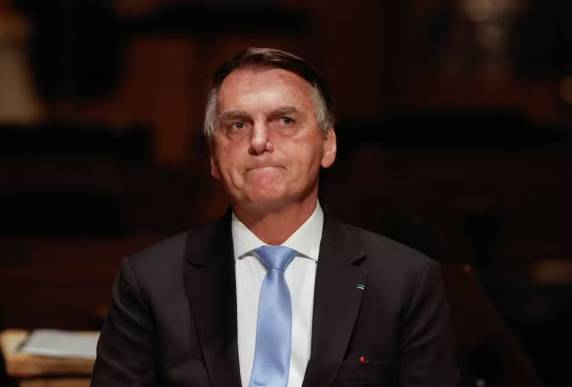Ex-presidente e seu candidato a vice na eleição de 2022 vão responder por tentativa de abolição violenta do Estado democrático de direito, golpe de Estado e organização criminosa. General Augusto Heleno, Alexandre Ramagem e Valdemar da Costa Neto foram indiciados pelos mesmos crimes.