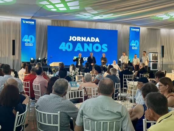 Sicoob Credial completa 40 anos de fundação e reúne sócios-fundadores, primeiros cooperados e ex-conselheiros - foto 3