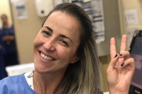 André Lorscheitter Baptista teria utilizado medicamentos desviados durante um plantão para causar a morte da mulher. Ele está preso. Inquérito sobre participação de equipe do serviço de urgência em alteração da cena do crime foi arquivado