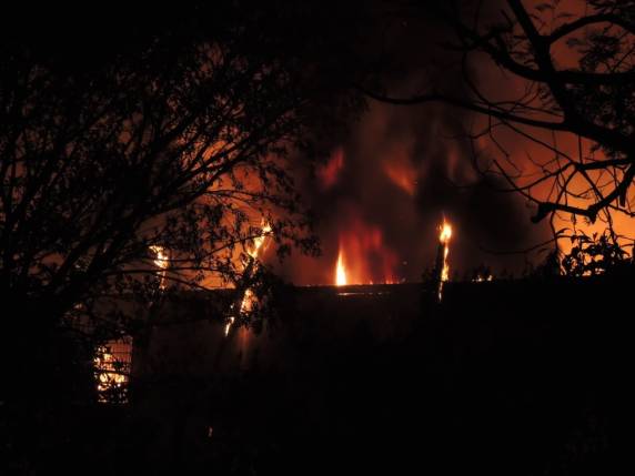 Incêndio atinge o depósito do mercado da Cotrirosa, em Santa Rosa - foto 3