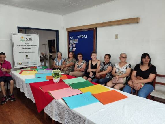 Finalizado projeto de arteterapia na Apae de Três de Maio - foto 3