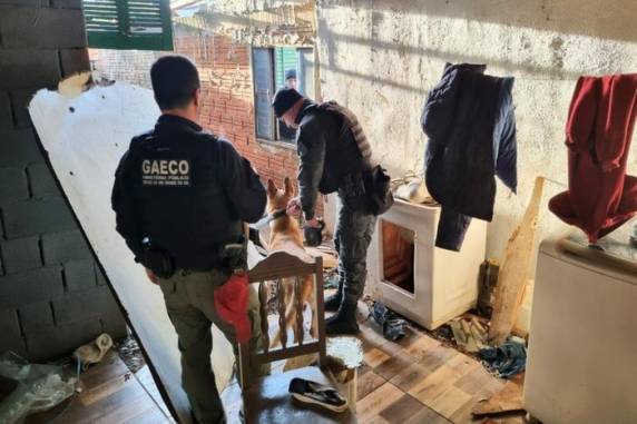 Um dos suspeitos que seguia sendo procurado foi detido na tarde desta terça-feira, em Coxilha. Organização criminosa alvo da ação é investigada por falsas denúncias sobre policiais militares