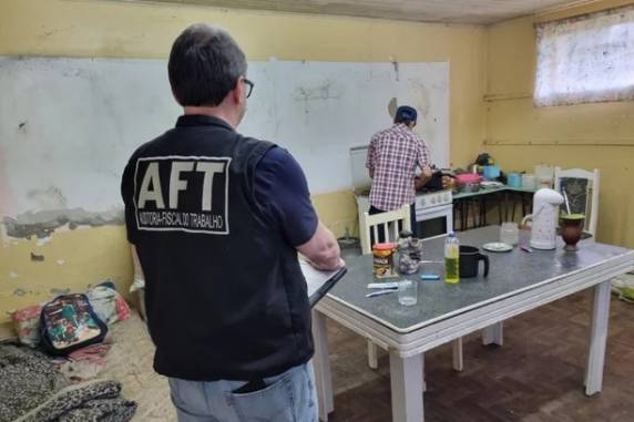 Eles estavam na sede de uma antiga escola da cidade e tiveram o retorno à Argentina garantido pelas autoridades responsáveis