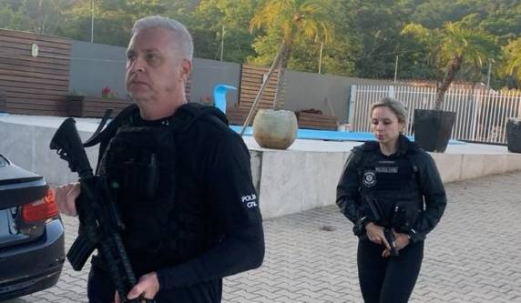 São cumpridos 102 mandados, dos quais 24 são de prisão preventiva, em Porto Alegre, Canoas, Novo Hamburgo, Esteio, Sapucaia do Sul, Viamão, Parobé, São Sebastião do Caí e Sapiranga
