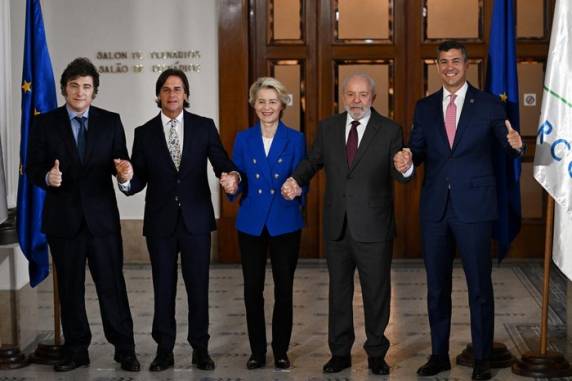 Entre os pontos abordados estão o comércio de bens, regras de origem, subsídios e desenvolvimento sustentável. O detalhamento consta em documento divulgado pelo governo brasileiro sobre os termos aprovados