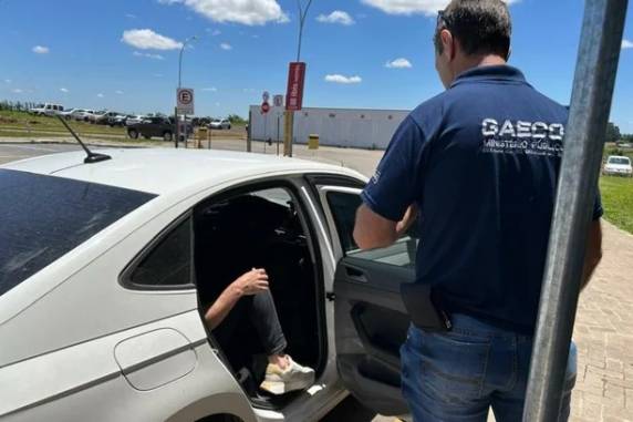 Investigação do MP de Goiás apontou que canções eram publicadas com nomes fictícios em plataformas online e geraram mais de 30 milhões de visualizações. O prejuízo aos reais autores é de quase R$6 milhões