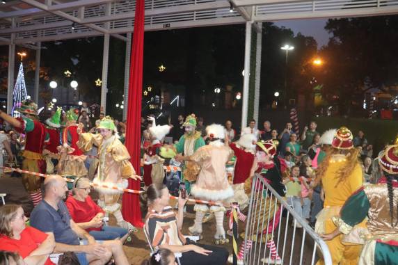 Natal Fantástico 2024 aberto oficialmente em Horizontina com a Parada de Natal - Magia do Noel - foto 2