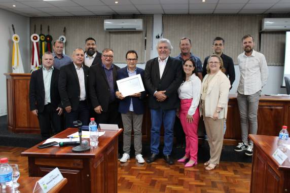 Mário Pires Machado recebe homenagem do Legislativo de Três de Maio - foto 4