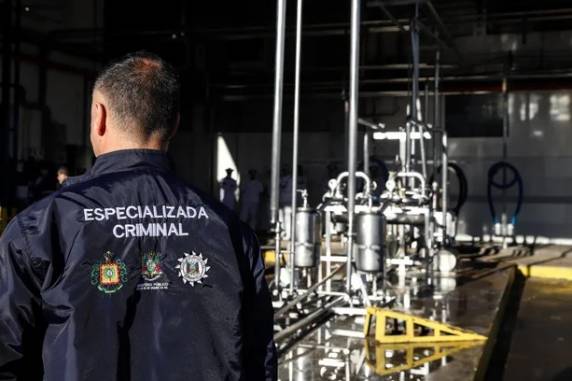 Nesta etapa da ofensiva, foco principal é uma empresa no Vale do Paranhana. MP apurou que segue o esquema de fraude com adição de soda cáustica e água oxigenada. Quatro pessoas foram detidas