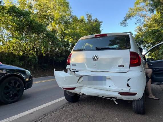 Engavetamento envolvendo três veículos deixa uma pessoa ferida em FW - foto 3