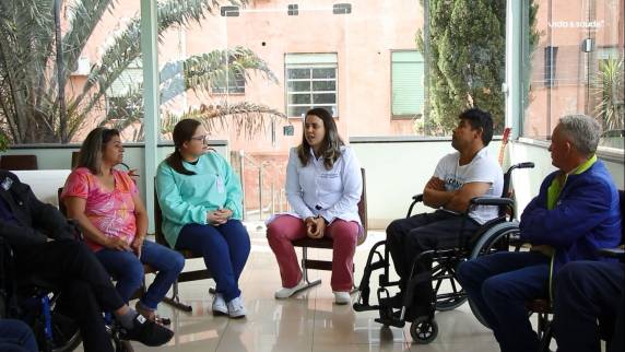 Além das terapias convencionais do Centro, o Grupo funciona como uma terapia grupal, promovendo a socialização, a promoção da saúde mental e o cuidado com a saúde de forma integral.