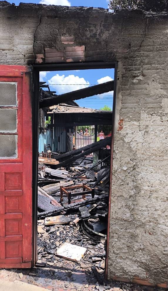 Copro de Bombeiros atende ocorrência de incêndio em Horizontina - foto 3