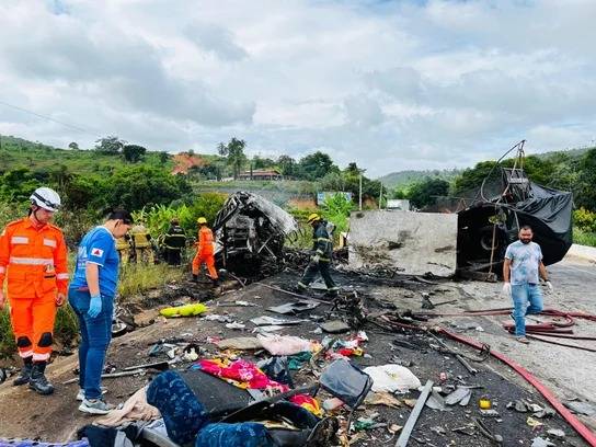 O que se sabe sobre o acidente com mais de 30 mortos em Teófilo Otoni, na BR-116, em MG - foto 3