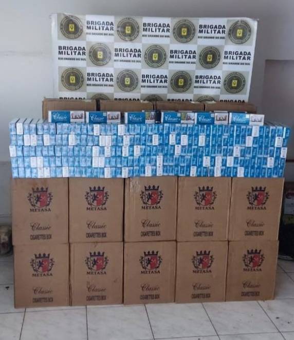 O contrabando estava acondicionado em um caminhonete em situação de furto