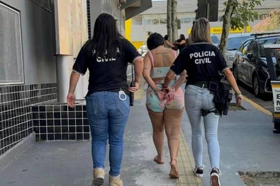 Casal estava em deslocamento na RS-118 na tarde desta quinta-feira. Empresa é investigada por cancelar serviços e não estornar valores aos clientes