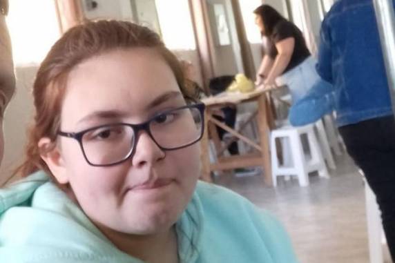 Carro dirigido por Mateus Laner, 36 anos, atingiu Evelyn Cruz, 14, que não resistiu aos ferimentos. O homem dirigia sem habilitação. Ele alega que é epilético