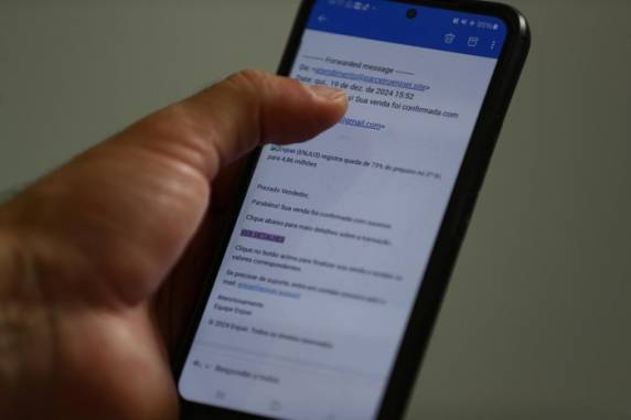 Em Porto Alegre, fisioterapeuta tentou vender uma mesa pelo site e foi ludibriado. Nas redes sociais, há diversos relatos semelhantes. Casos são investigados pela Polícia Civil