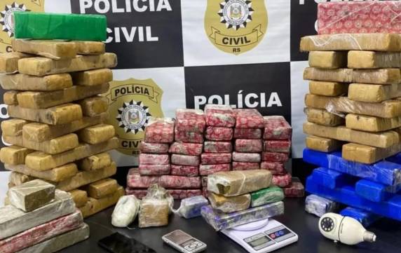 A operação visava encontrar um foragido da justiça na cidade.