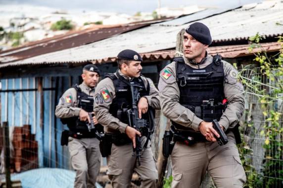 O objetivo das ações é desarticular redes de tráfico de drogas e combater a circulação de armamentos ilegais