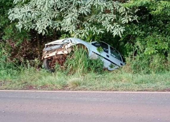 Condutor perde o controle e veículo capota na VRS-824 em Ibirubá - foto 2
