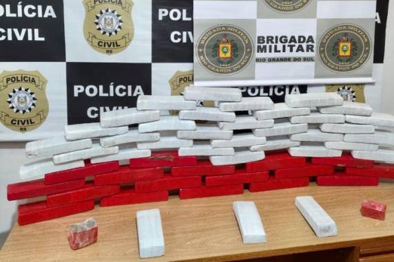 Suspeito chegou a fugir para dentro de uma lavoura de soja. Operação envolveu as equipes da Brigada Militar e da Polícia Civil
