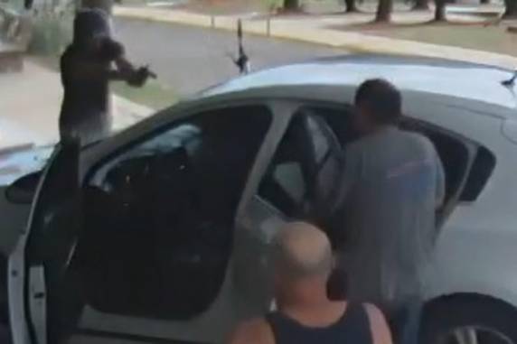 Paola Muller, 32 anos, não resistiu aos ferimentos e morreu. Crime aconteceu em São Francisco de Assis, na fronteira oeste do RS