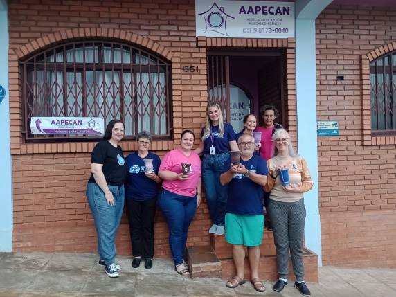 Entre os benefícios oferecidos pela Aapecan estão refeições, kits alimentares e suplementos.