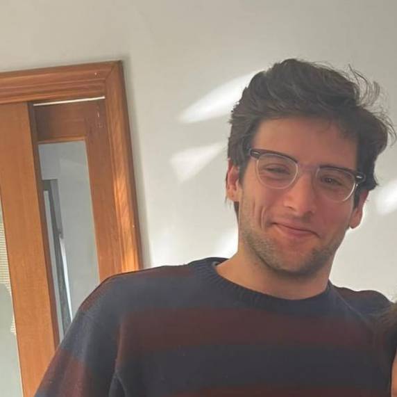 Ramiro Vasconcelos, 31 anos, falou com a mãe pela última vez em 21 de dezembro quando disse estar em Florianópolis, Santa Catarina. Desde então, a família não teve mais notícias