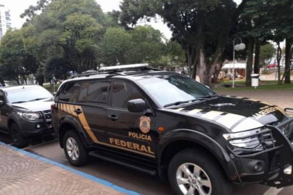 Profissionais contratados pela companhia eram obrigados a assinar contratos de compra e venda de ações para driblar tributos trabalhistas, diz PF
