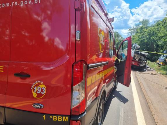 Um morto e três feridos é o saldo de um acidente que envolveu três caminhões na BR-472, em Boa Vista do Buricá - foto 6