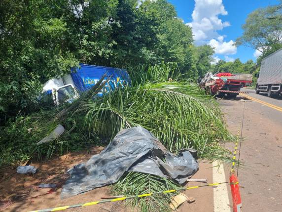Um morto e três feridos é o saldo de um acidente que envolveu três caminhões na BR-472, em Boa Vista do Buricá - foto 3