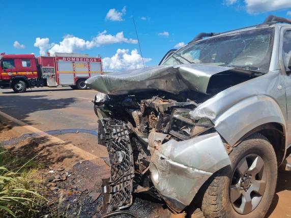 Grave acidente deixa quatro feridos na BR-472 próximo a indústria São José - foto 4