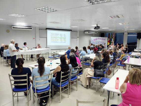 Apae de Três de Maio realiza assembleia - foto 3