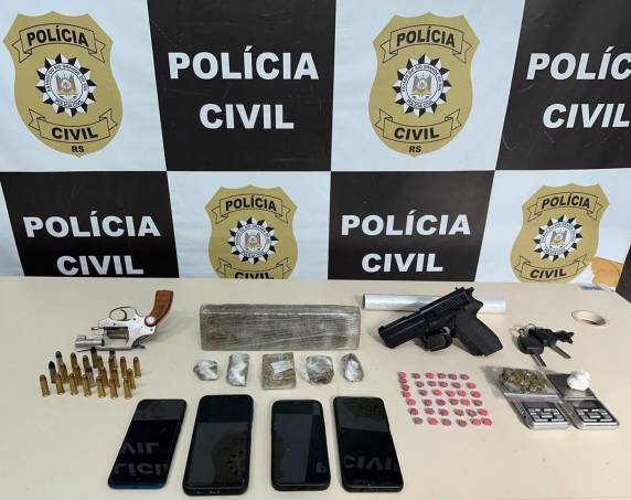 Suspeito atuava em companhia de manutenção e instalação de serviços de televisão por assinatura, telefonia móvel e fixa de Canoas. Ele utilizava uma escada no veículo para não chamar atenção da polícia