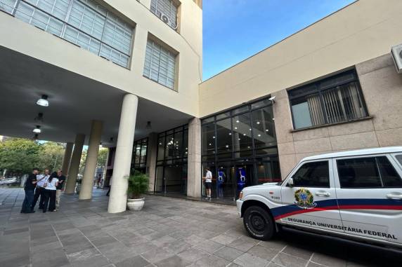A universidade e a corregedora da instituição se reunirão na sexta-feira (21) para avaliar quais medidas legais podem ser tomadas