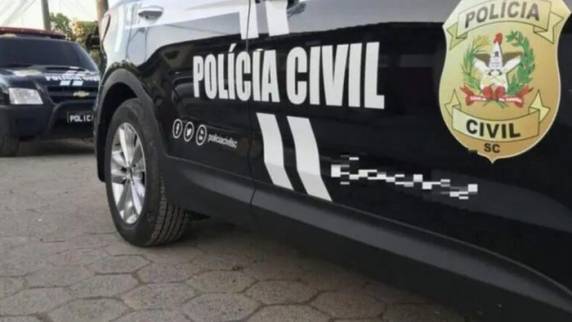 Jovem de 16 anos foi vista pela última vez em Joinville, no sábado. Polícia acionou, pela primeira vez no estado, o programa Amber Alert Brasil para divulgar avisos sobre o caso