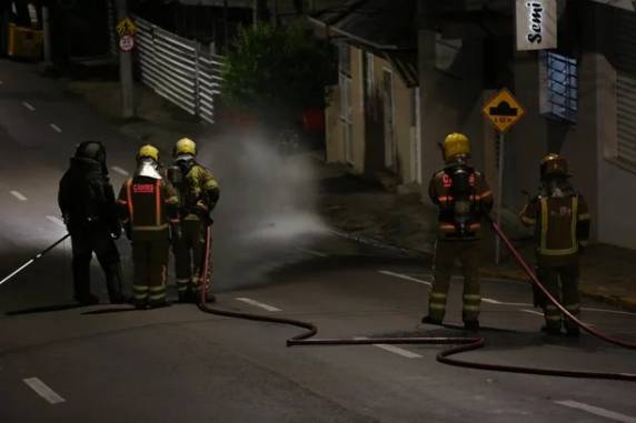 Batalhão de Operações Especiais da Brigada Militar foi acionado depois que explosão foi ouvida e objeto suspeito foi localizado no bairro Exposição