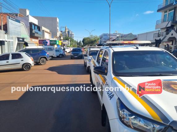 Motorista bate carro em dois veículos estacionados no Centro de Três de Maio - foto 4