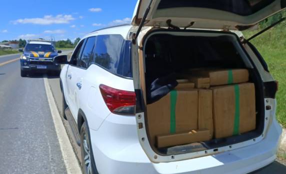 Na BR-282 em Lages, PRF localiza mais de uma tonelada de maconha e recupera veículo roubado - foto 2