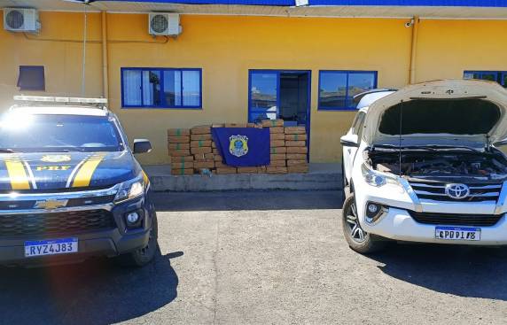 Na BR-282 em Lages, PRF localiza mais de uma tonelada de maconha e recupera veículo roubado - foto 3