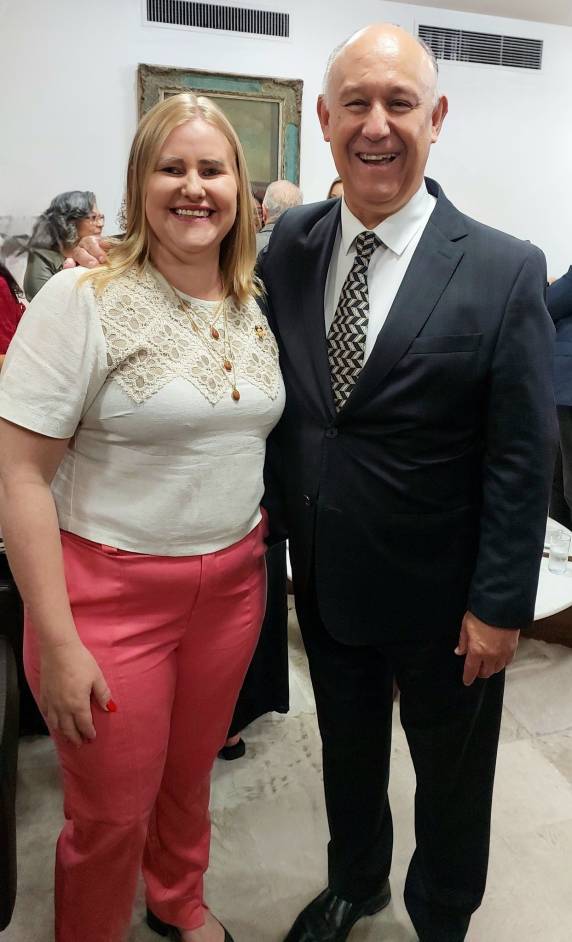 Cleonice Back recebe o Troféu Mulher Cidadã, na Assembleia Legislativa do Estado do Rio Grande do Sul - foto 5