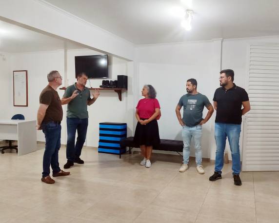 Comitiva da Feapaes-RS visita Apae de Três de Maio - foto 2