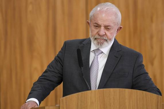 Essa é a primeira vez nesse mandato do petista que o instituto aponta uma avaliação negativa superior a positiva. Levantamento também indica que 55% desaprovam a administração de Lula