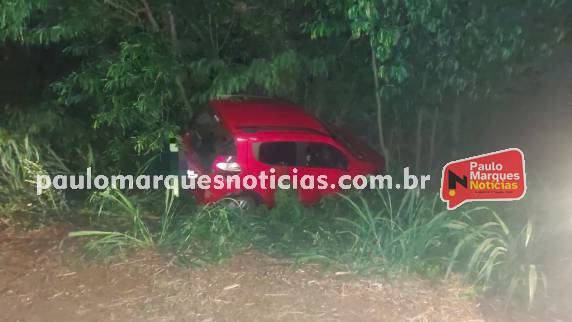O acidente ocorreu durante a madrugada deste domingo